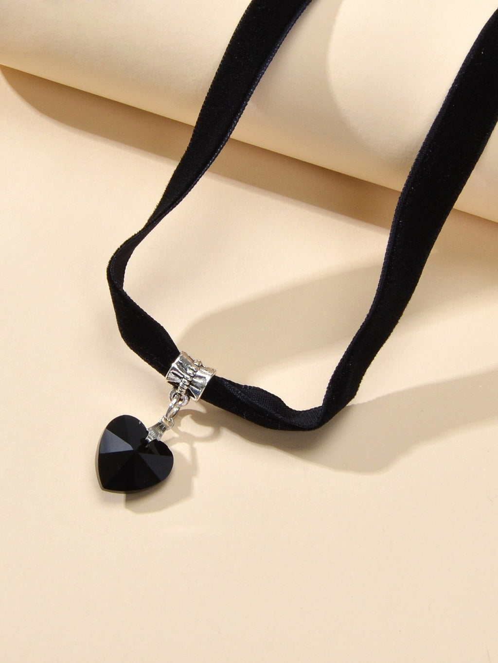 Gothic Style Black Velvet Choker Heart Charm Necklace Punk Halloween