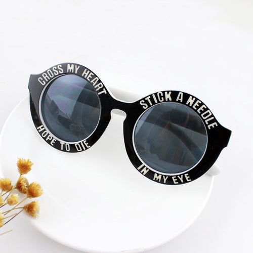 Stylish Black Sunglasses with Letter Print Fashionable Eyewear with