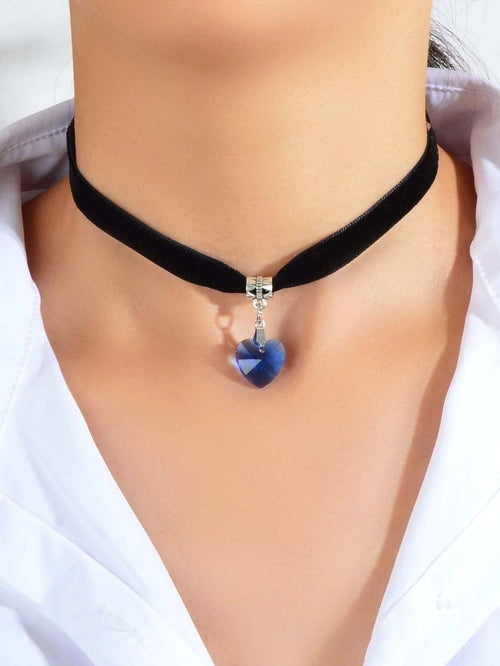 Gothic Style Black Velvet Choker Heart Charm Necklace Punk Halloween