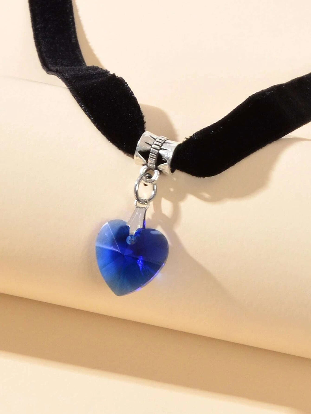 Gothic Style Black Velvet Choker Heart Charm Necklace Punk Halloween